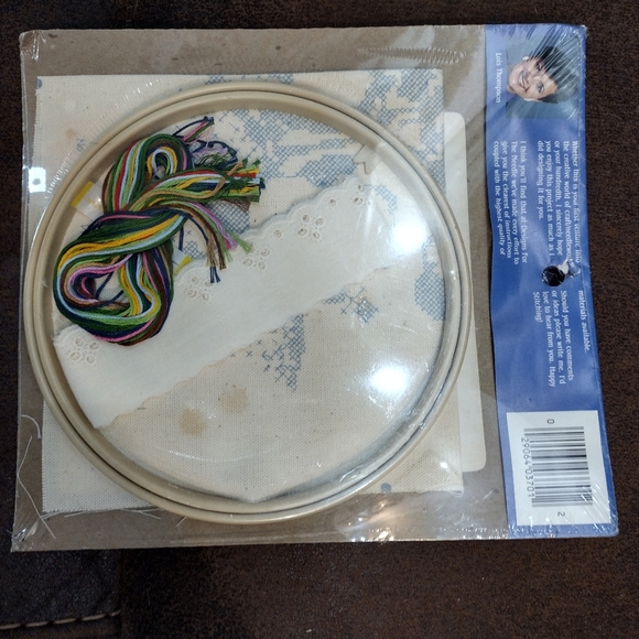 DESIGNS FOR THE NEEDLE STAMPED Cross Stitch Kit 7" HOOP FRIENDS Panda Bear #3701 - Picture 10 of 11